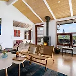Spacious Quality Close To And The Vakantiehuis