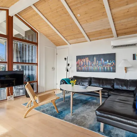 Beautiful For 8 People Near With Sea View Holiday home Ebeltoft