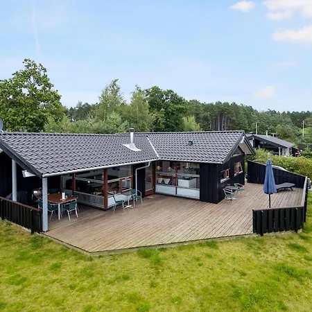 Beautiful For 8 People Near With Sea View Holiday home